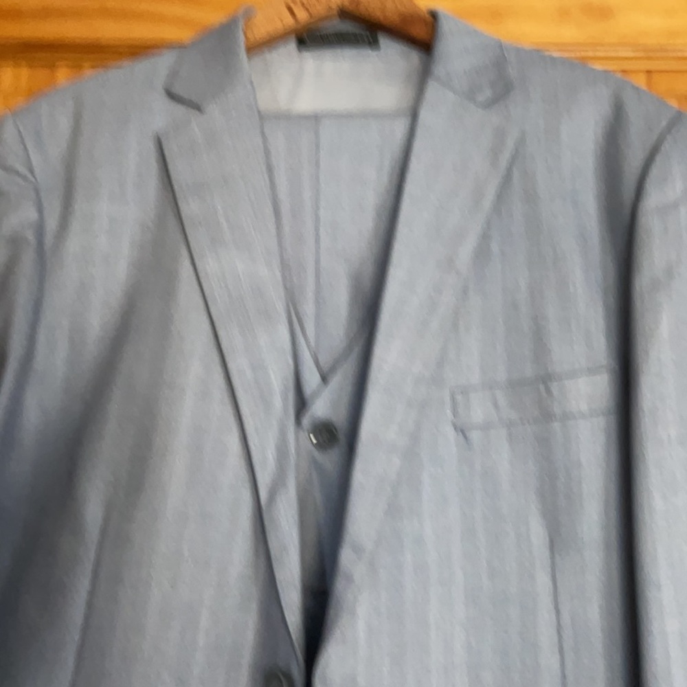 Suit - Picture 2 of 12